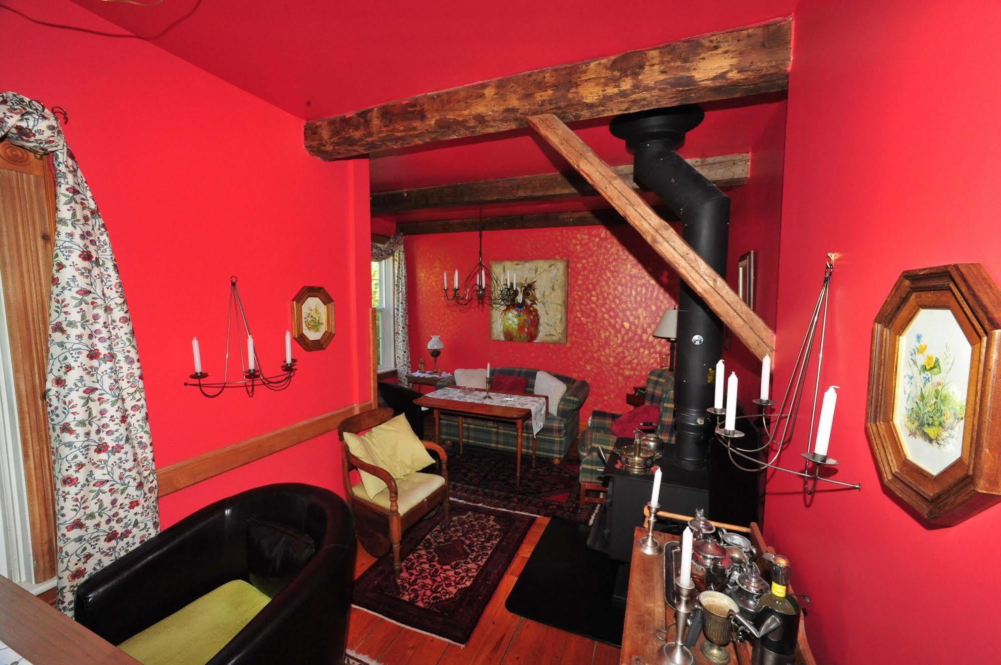 Little Shemogue Inn Экстерьер фото